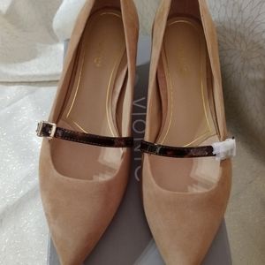 Vionic Minnie kitten hill leather heels